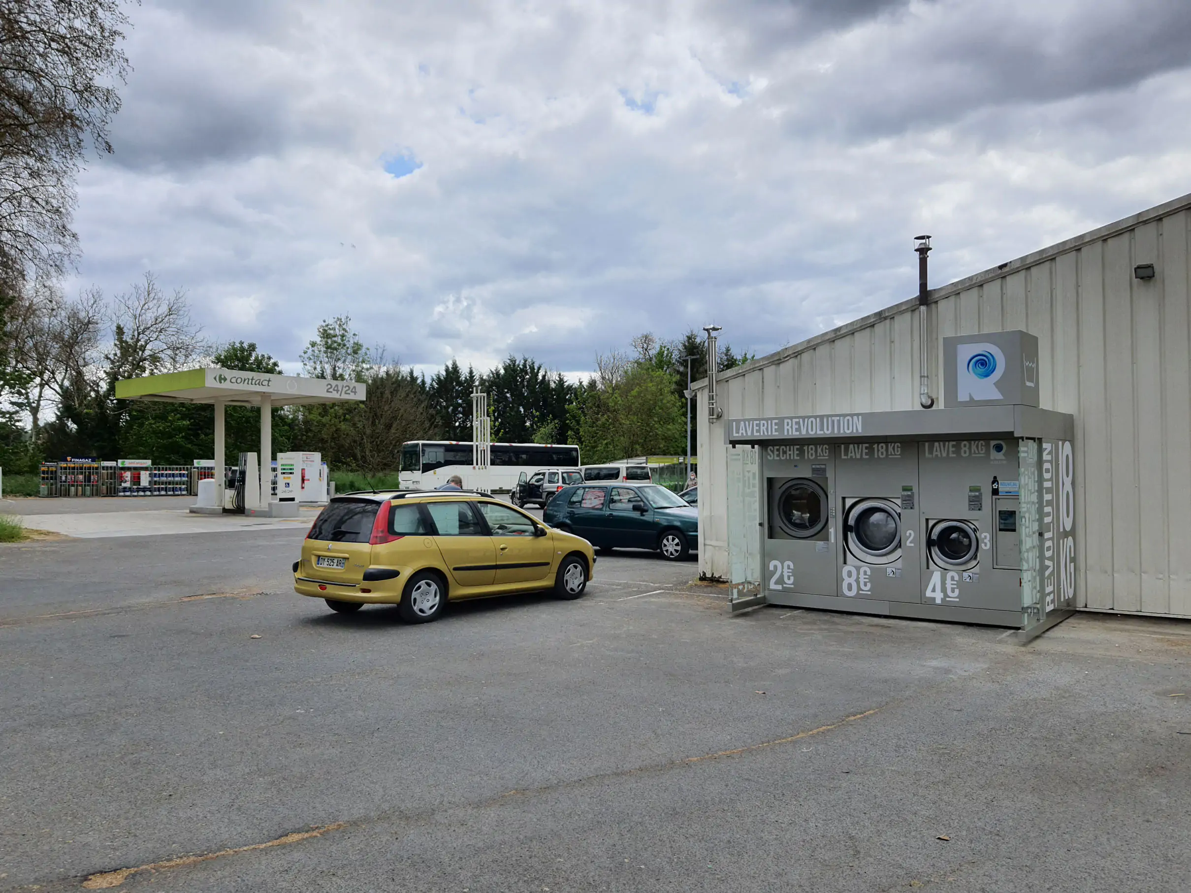 Blanzac-Porcheresse-Carrefour-Contact.jpg