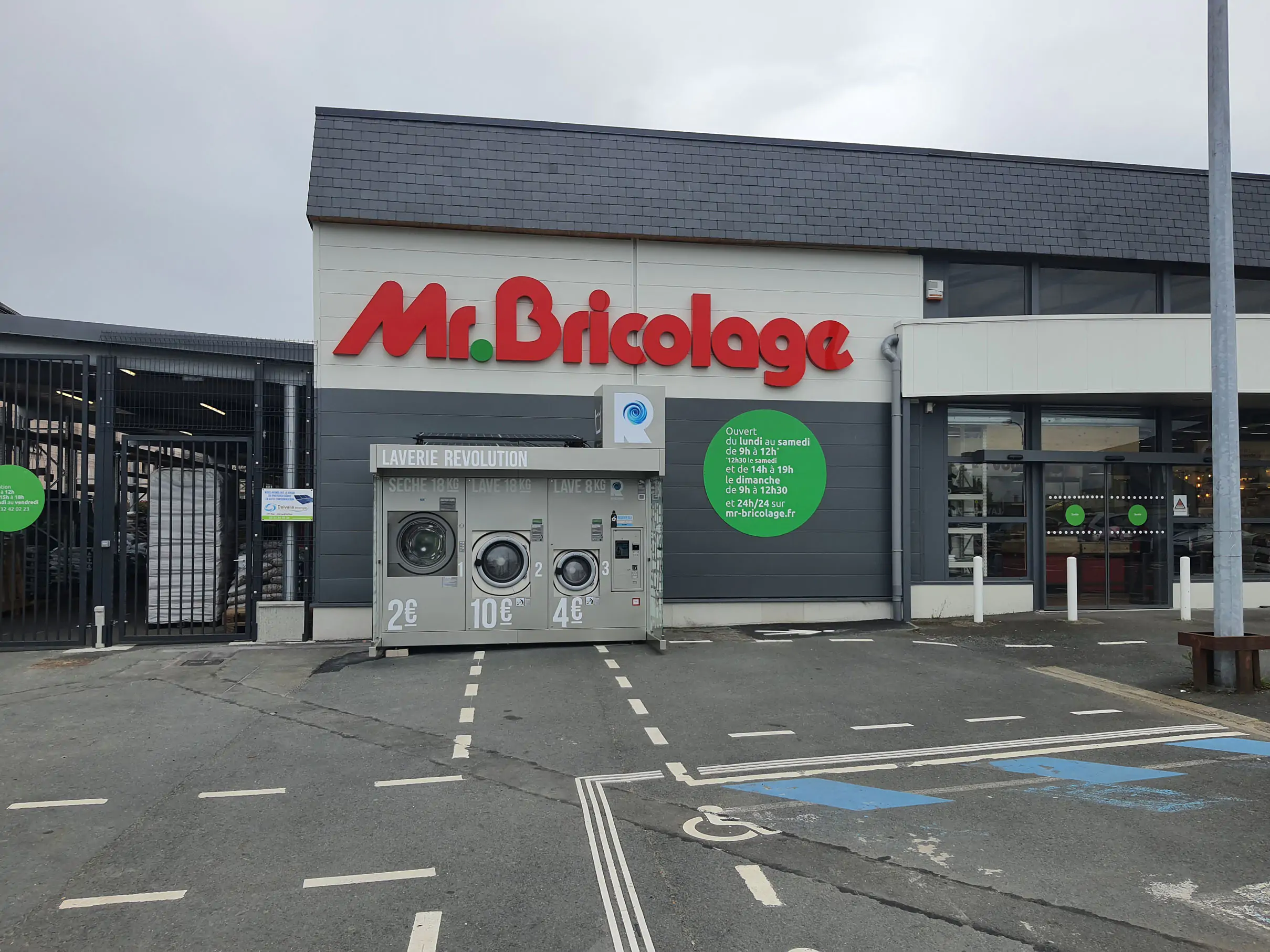 Bourg-Achard-Mr.Bricolage-Laverie-Panneaux-Solaires.jpg