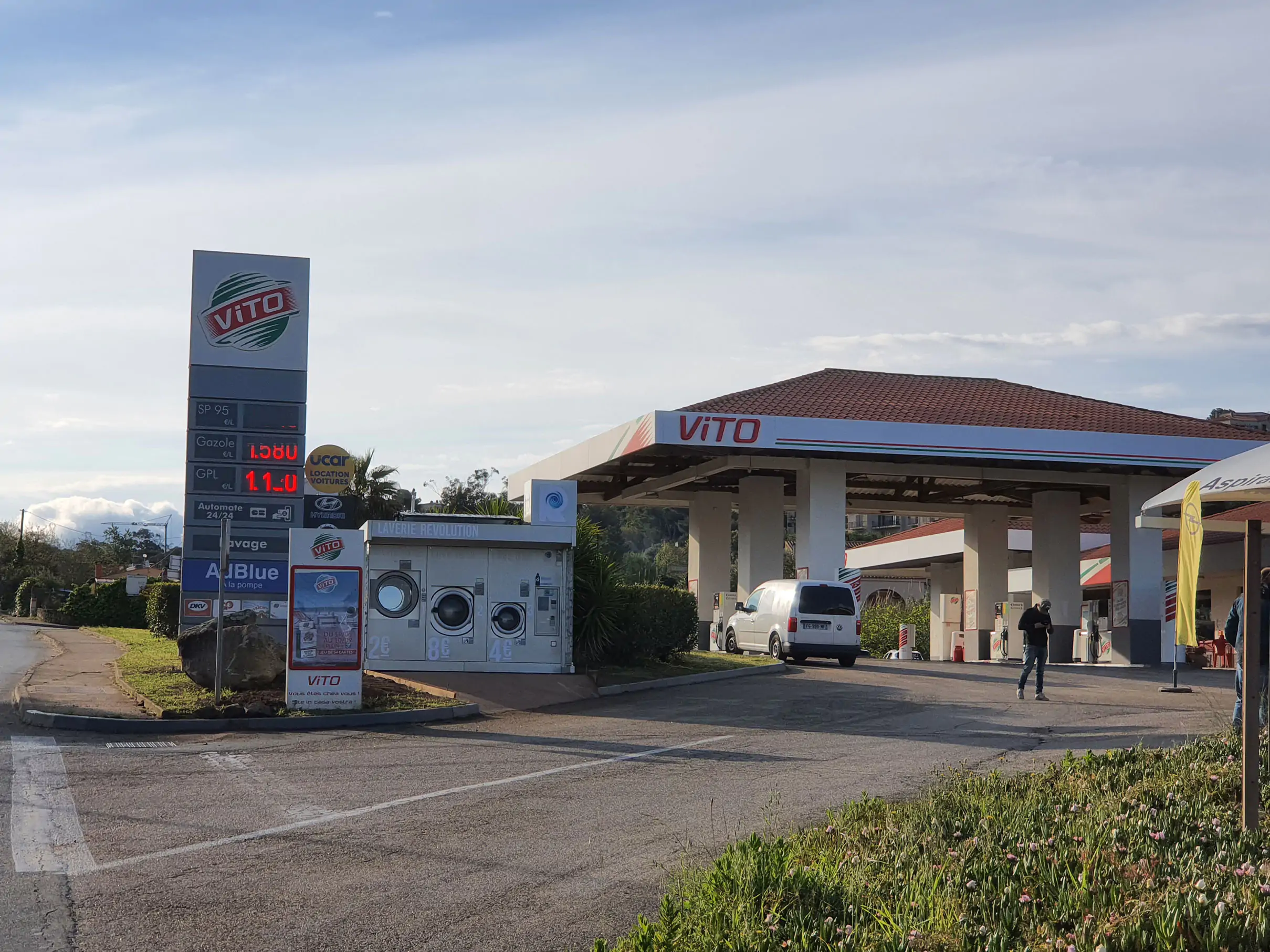 Propriano-Vito-station-essence.jpg