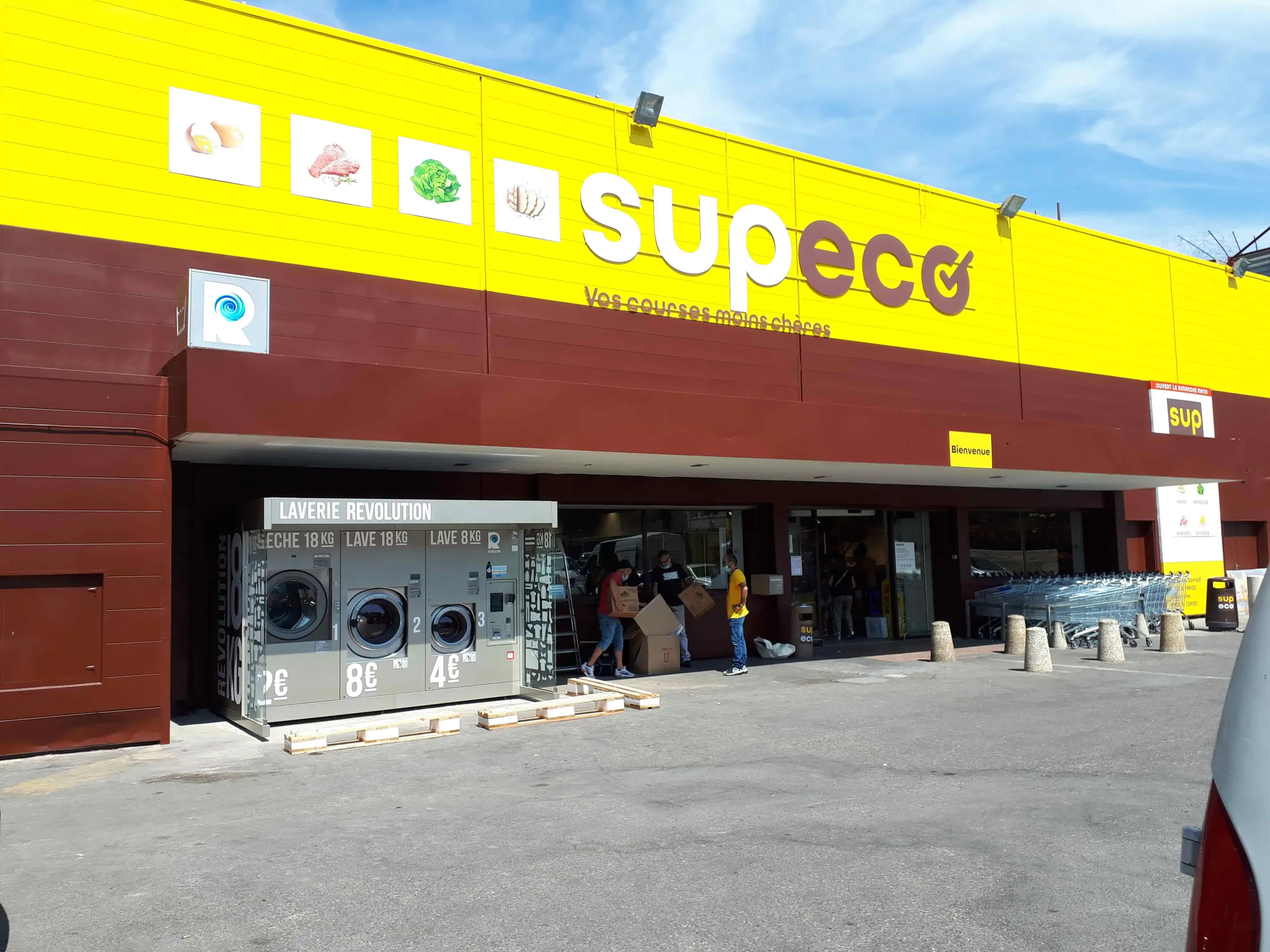 Supeco-à-Marseille-scaled.jpg
