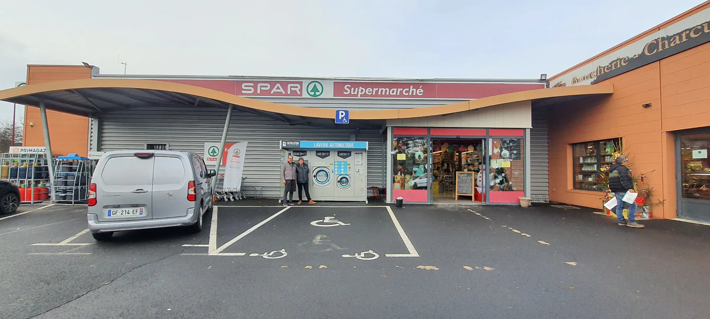12_Ste-Genevieve-sur-Argence_Spar.jpg